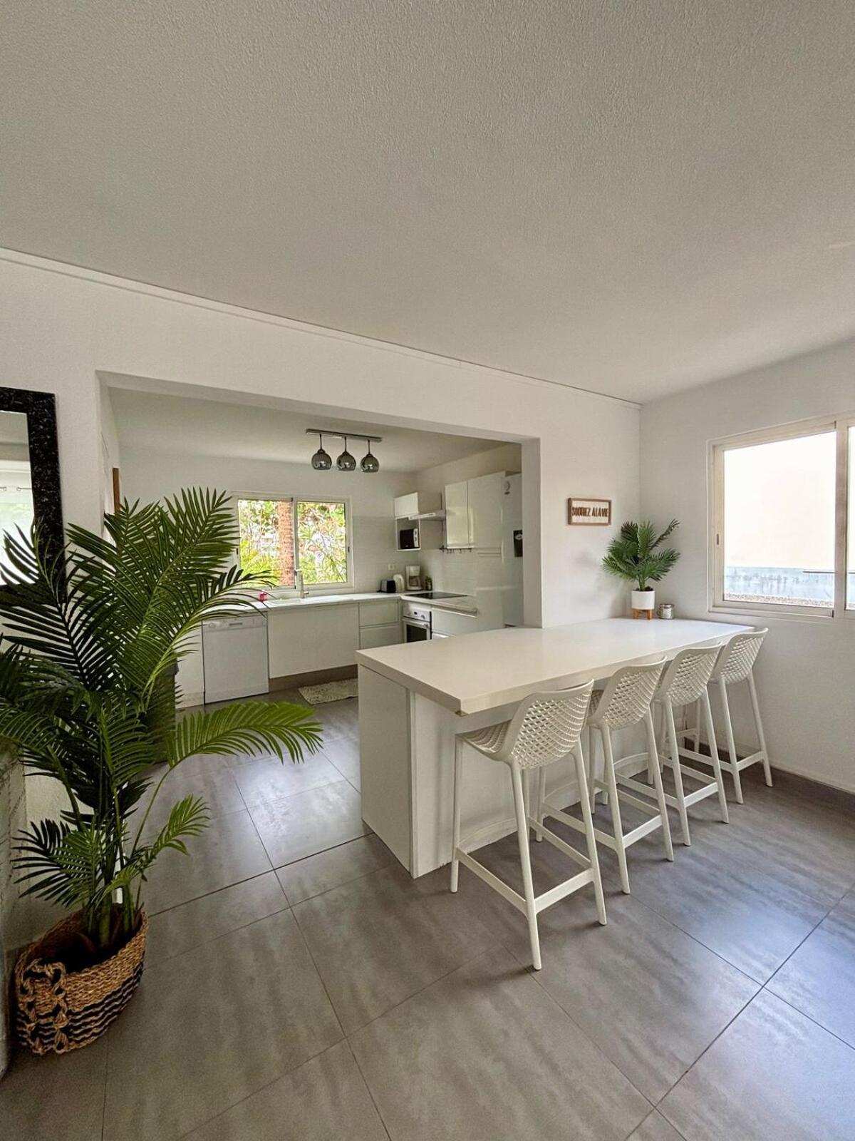 Villa Magellan, walkable Orient Bay beach, private pool Buitenkant foto